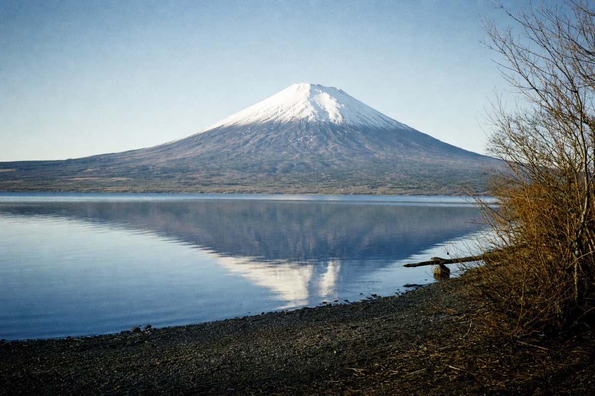 Mount Fuji rising above Lake Kawaguchiko on a clear day, the setting of the day tour from Tokyo