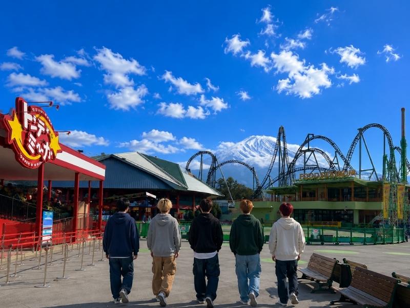 team of Fuji-Q Highland Tickets